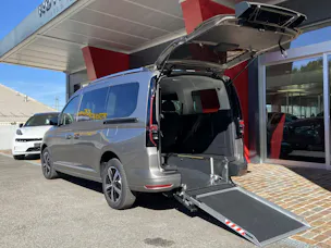 VW Caddy 1.5TSI DSG Kombi Maxi Premium Rollstuhltransport 5+1 Sitze