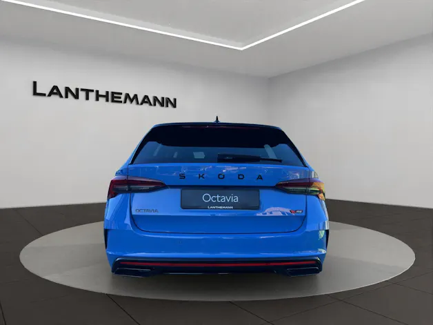 SKODA Octavia Combi 2.0 TSI DSG RS 30 Years Edition