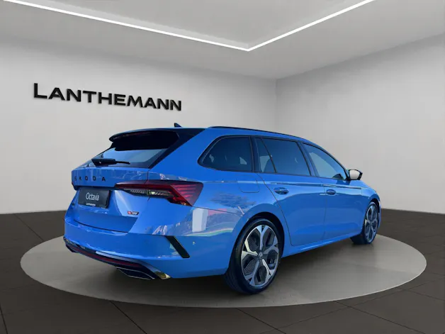 SKODA Octavia Combi 2.0 TSI DSG RS 30 Years Edition