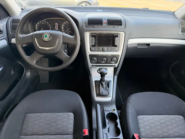 SKODA Octavia Combi 1.6 TDI Ambiente DSG