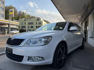SKODA Octavia Combi 1.6 TDI Ambiente DSG