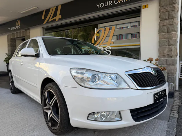 SKODA Octavia Combi 1.6 TDI Ambiente DSG