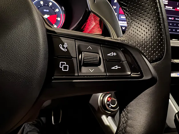 ALFA ROMEO Tonale 1.5 48V Hybrid Speciale | CH | 1.Hand |