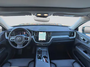 VOLVO XC60 B5 Benzin Mild Hybrid AWD Plus Dark Geartronic