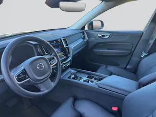 VOLVO XC60 B5 Benzin Mild Hybrid AWD Plus Dark Geartronic