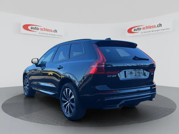VOLVO XC60 B5 Benzin Mild Hybrid AWD Plus Dark Geartronic