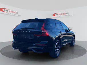 VOLVO XC60 B5 Benzin Mild Hybrid AWD Plus Dark Geartronic