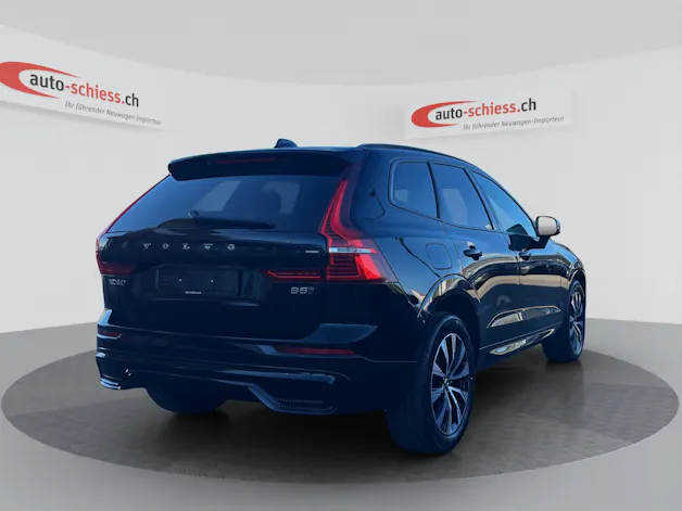 VOLVO XC60 B5 Benzin Mild Hybrid AWD Plus Dark Geartronic