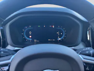 VOLVO XC60 B5 Benzin Mild Hybrid AWD Plus Dark Geartronic