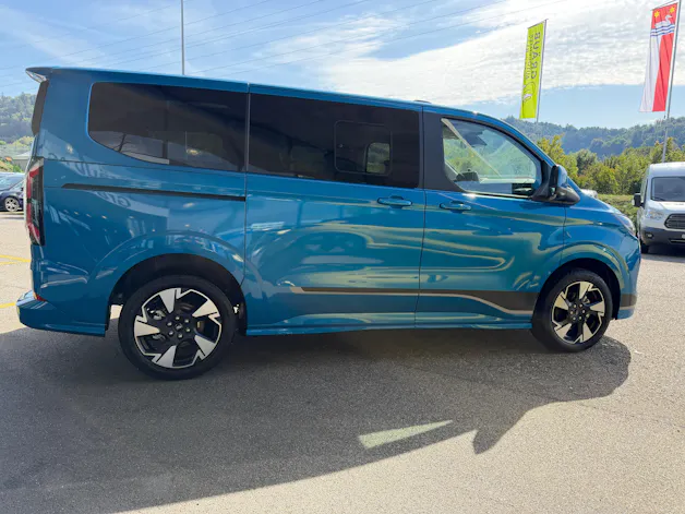 FORD Tourneo Bus 340 L1H1 PHEV Sport