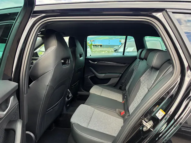 SKODA Octavia Combi 2.0 TSI DSG Dynamic 4x4
