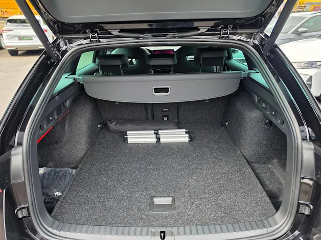 SKODA Octavia Combi 2.0 TSI DSG Dynamic 4x4