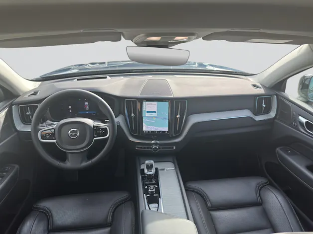 VOLVO XC60 B5 Benzin Mild Hybrid AWD Plus Dark Geartronic