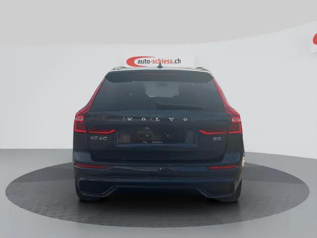 VOLVO XC60 B5 Benzin Mild Hybrid AWD Plus Dark Geartronic