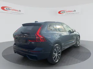VOLVO XC60 B5 Benzin Mild Hybrid AWD Plus Dark Geartronic