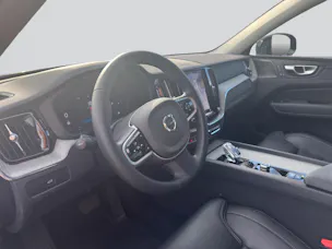 VOLVO XC60 B5 Benzin Mild Hybrid AWD Plus Dark Geartronic