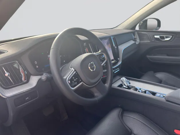 VOLVO XC60 B5 Benzin Mild Hybrid AWD Plus Dark Geartronic