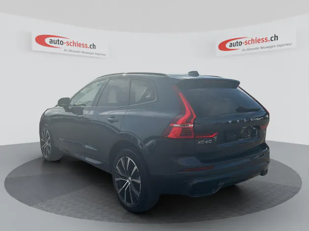 VOLVO XC60 B5 Benzin Mild Hybrid AWD Plus Dark Geartronic