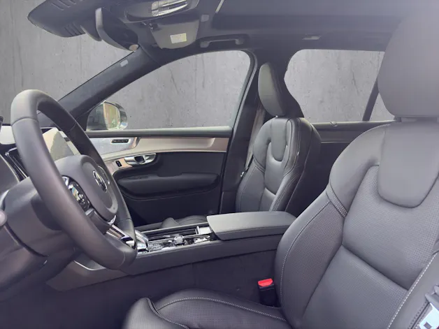 VOLVO XC90 B5 Benzin Mild Hybrid AWD Black Edition Geartronic