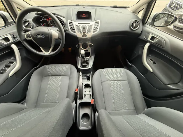 FORD Fiesta 1.4 16V Titanium