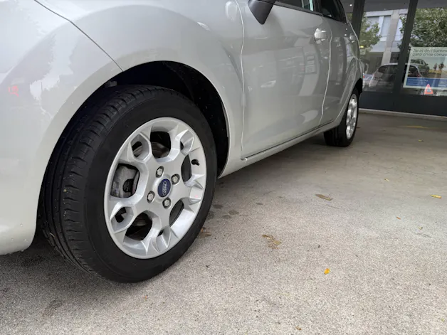 FORD Fiesta 1.4 16V Titanium