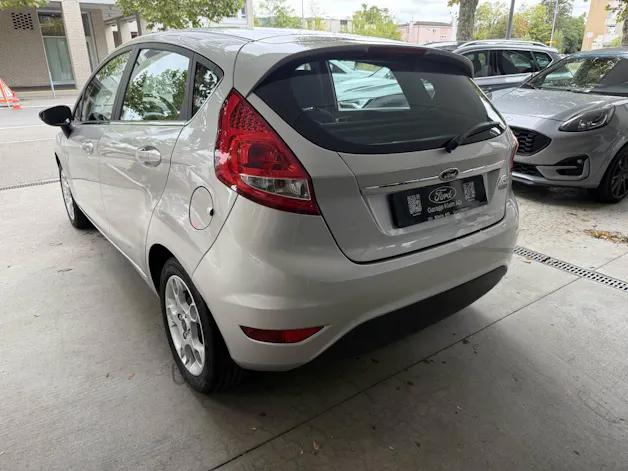 FORD Fiesta 1.4 16V Titanium