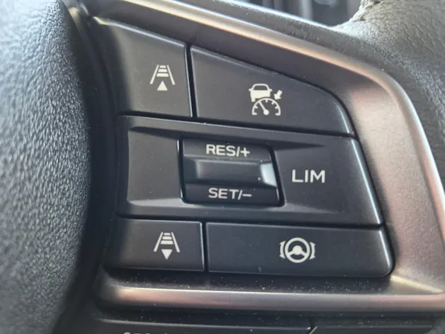 Subaru Crosstrek 2.0i e-Boxer Swiss Plus