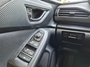 Subaru Crosstrek 2.0i e-Boxer Swiss Plus