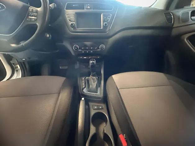 HYUNDAI i20 1.0 T-GDi Amplia