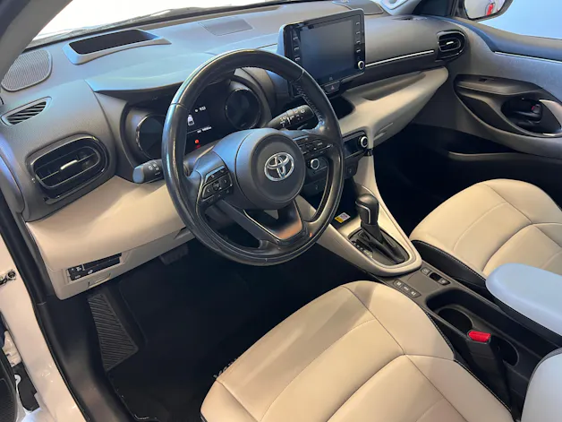 Toyota Yaris 1.5 VVT-i HSD Premium