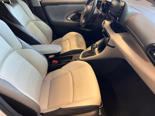 Toyota Yaris 1.5 VVT-i HSD Premium