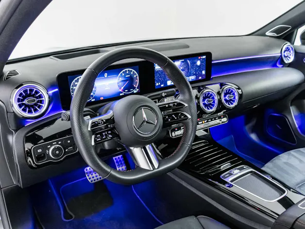 MERCEDES-BENZ A 180