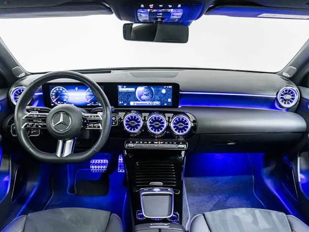 MERCEDES-BENZ A 180