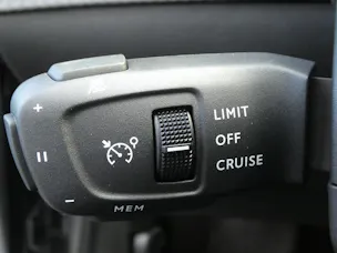 PEUGEOT 208 1.2 Hybrid 145 GT