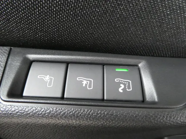 PEUGEOT 208 1.2 Hybrid 145 GT