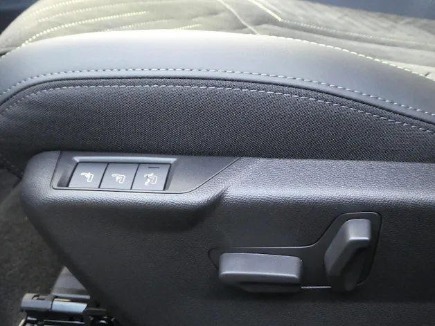 PEUGEOT 208 1.2 Hybrid 145 GT
