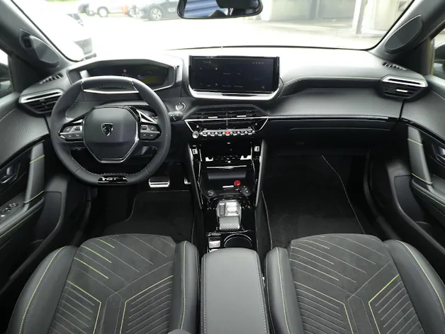 PEUGEOT 208 1.2 Hybrid 145 GT