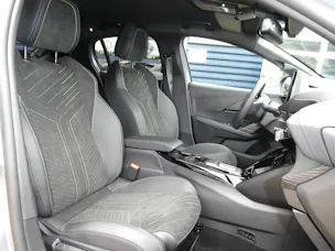 PEUGEOT 208 1.2 Hybrid 145 GT