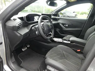 PEUGEOT 208 1.2 Hybrid 145 GT