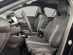 https://vehicle.imgix.net/4467340/9dcb41dd-df40-48fb-b3fc-a703edc45c47.jpg
