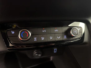 https://vehicle.imgix.net/4467341/a5daacca-f475-4699-be0c-c1aabe2b4dec.jpg