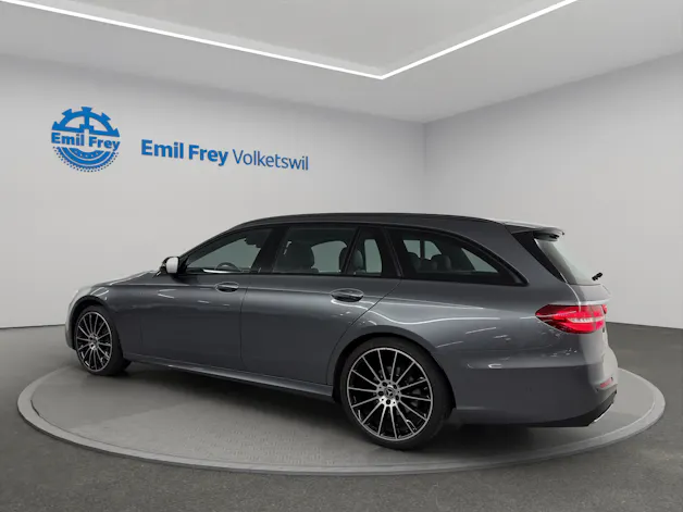MERCEDES-BENZ E-Klasse Kombi E 200 AMG Line 4matic
