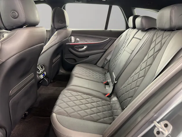 MERCEDES-BENZ E-Klasse Kombi E 200 AMG Line 4matic