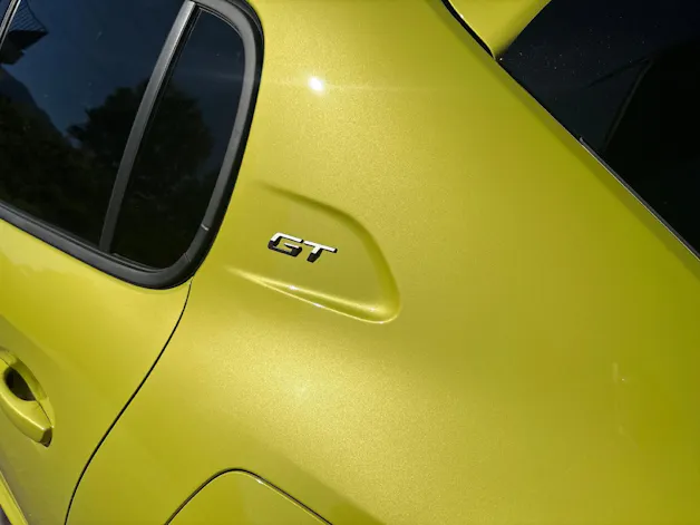 PEUGEOT 208 1.2 Hybrid 145 GT Exclusive