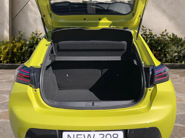 PEUGEOT 208 1.2 Hybrid 145 GT Exclusive