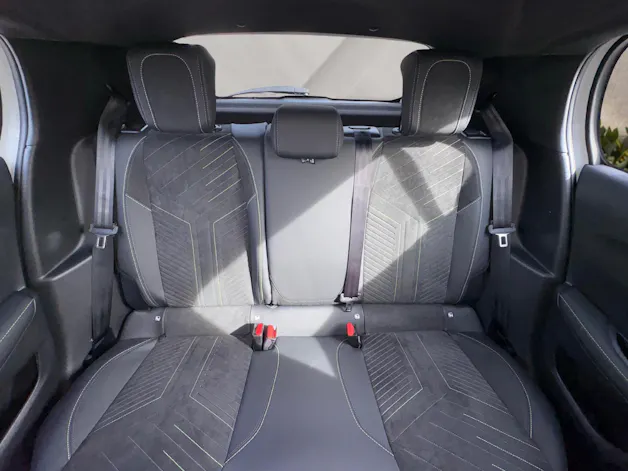 PEUGEOT 208 1.2 Hybrid 145 GT Exclusive