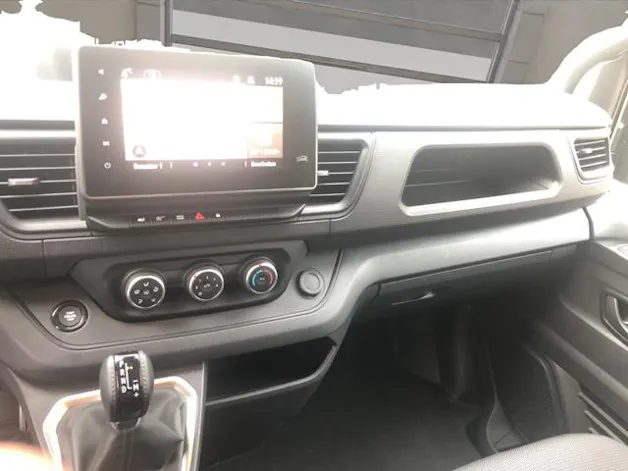 RENAULT Trafic Grand Passenger 2.0 dCi Blue 150 evolution