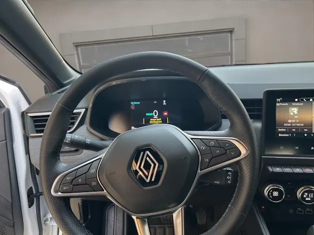 RENAULT Clio E-Tech techno Hybrid