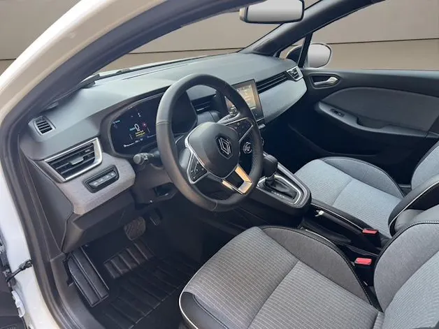 RENAULT Clio E-Tech techno Hybrid