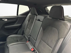 https://vehicle.imgix.net/4467624/8ba1e69e-ece8-450a-a314-bb11f6dd3ca3.jpg